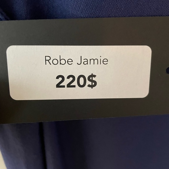 Brand new dress from Canadian designer - Picture 3 of 6